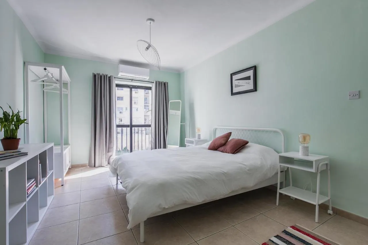 Stylish 3 Bedroom Apartment - St. Julians - 5 Mins From Balluta Bay Saint Julian's 0*,